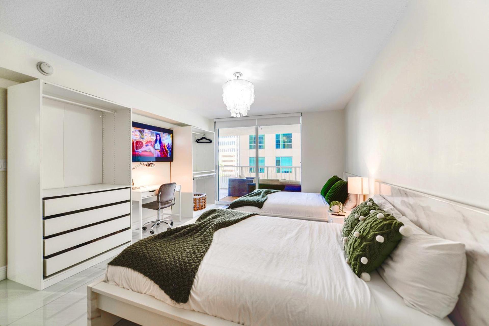Apartment Elegant 2br Retreat Brickell *