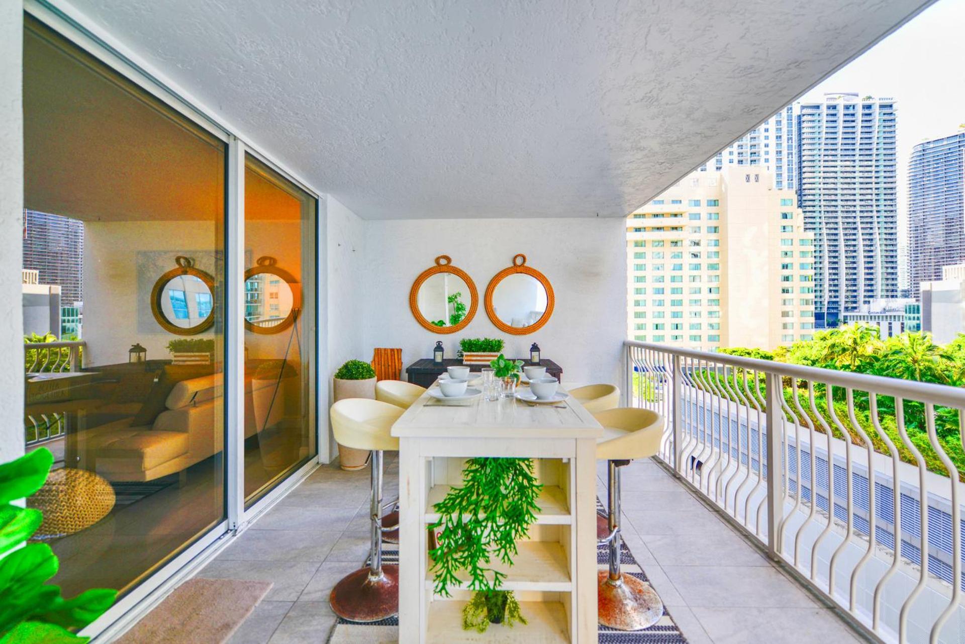 Apartment Elegant 2br Retreat Brickell *
