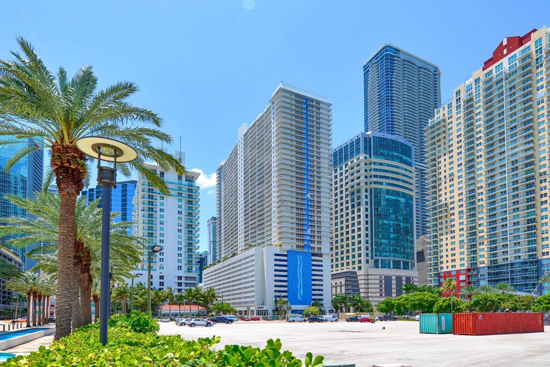 Elegant 2br Retreat Brickell Miami
